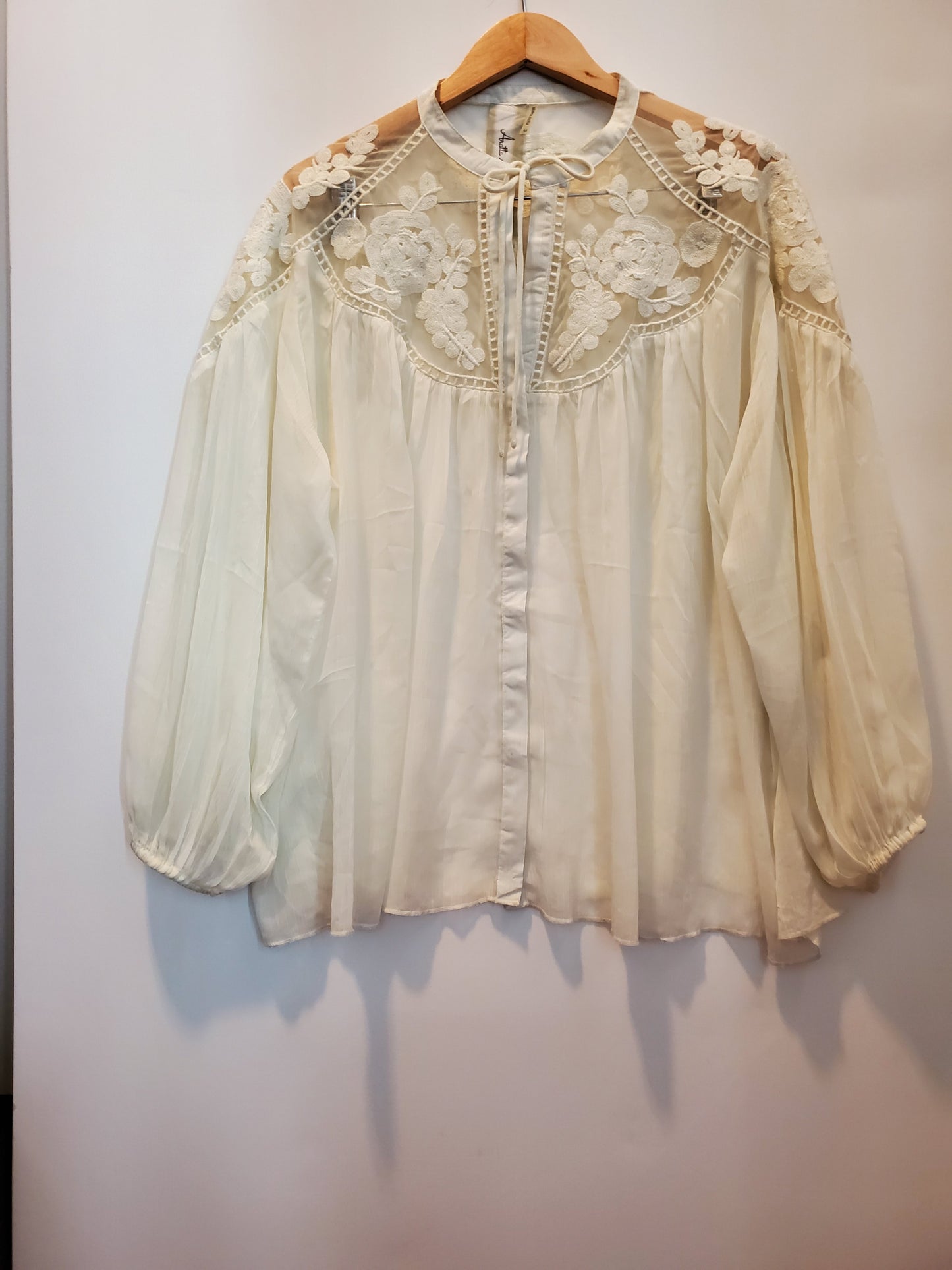 CAMELLIA VINTAGE WHITE TOP