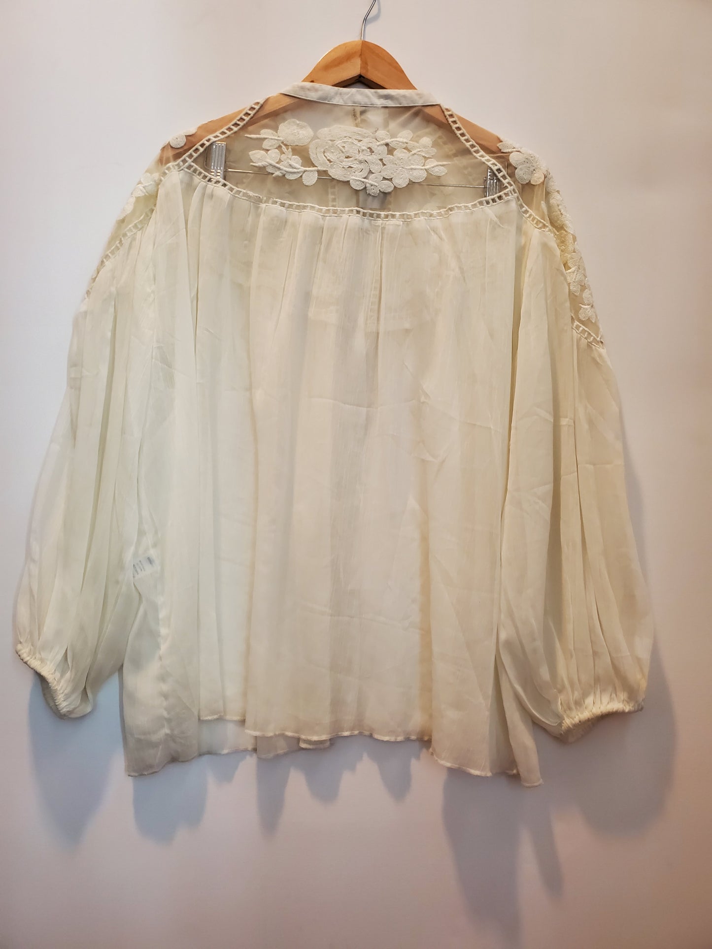 CAMELLIA VINTAGE WHITE TOP