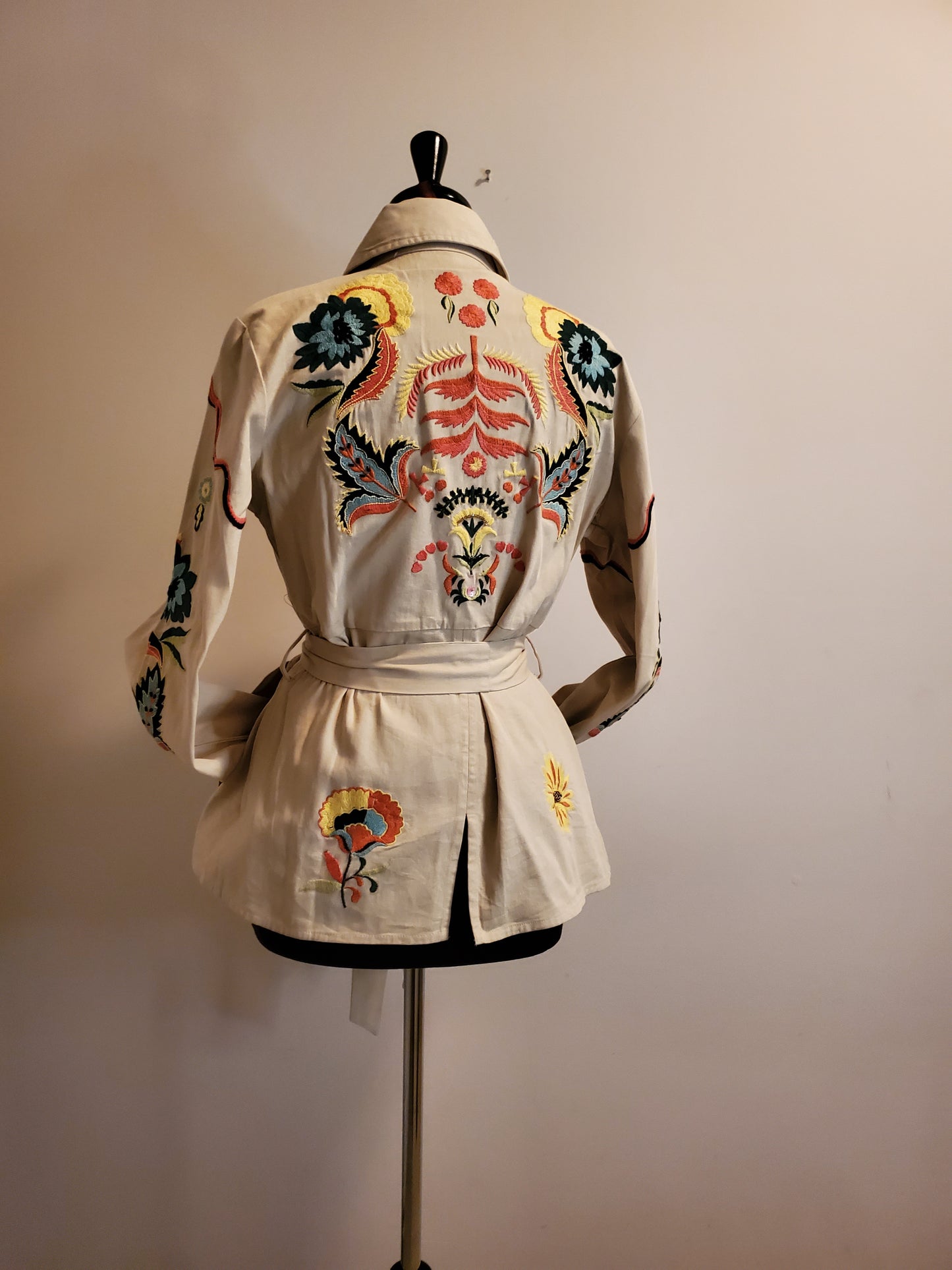 ESTRELLA EMBROIDERED JACKET