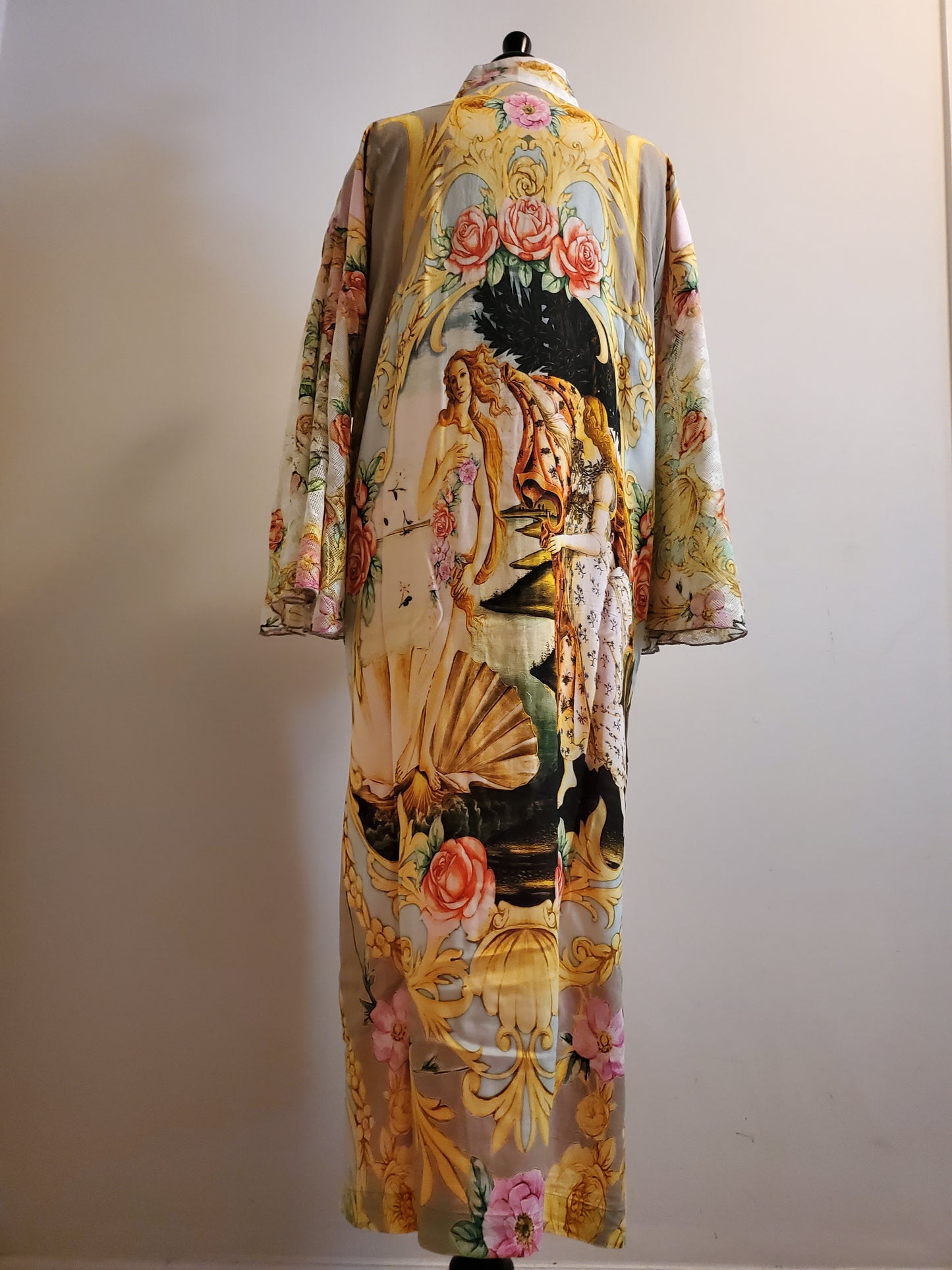 BIRTH OF VENUS KIMONO