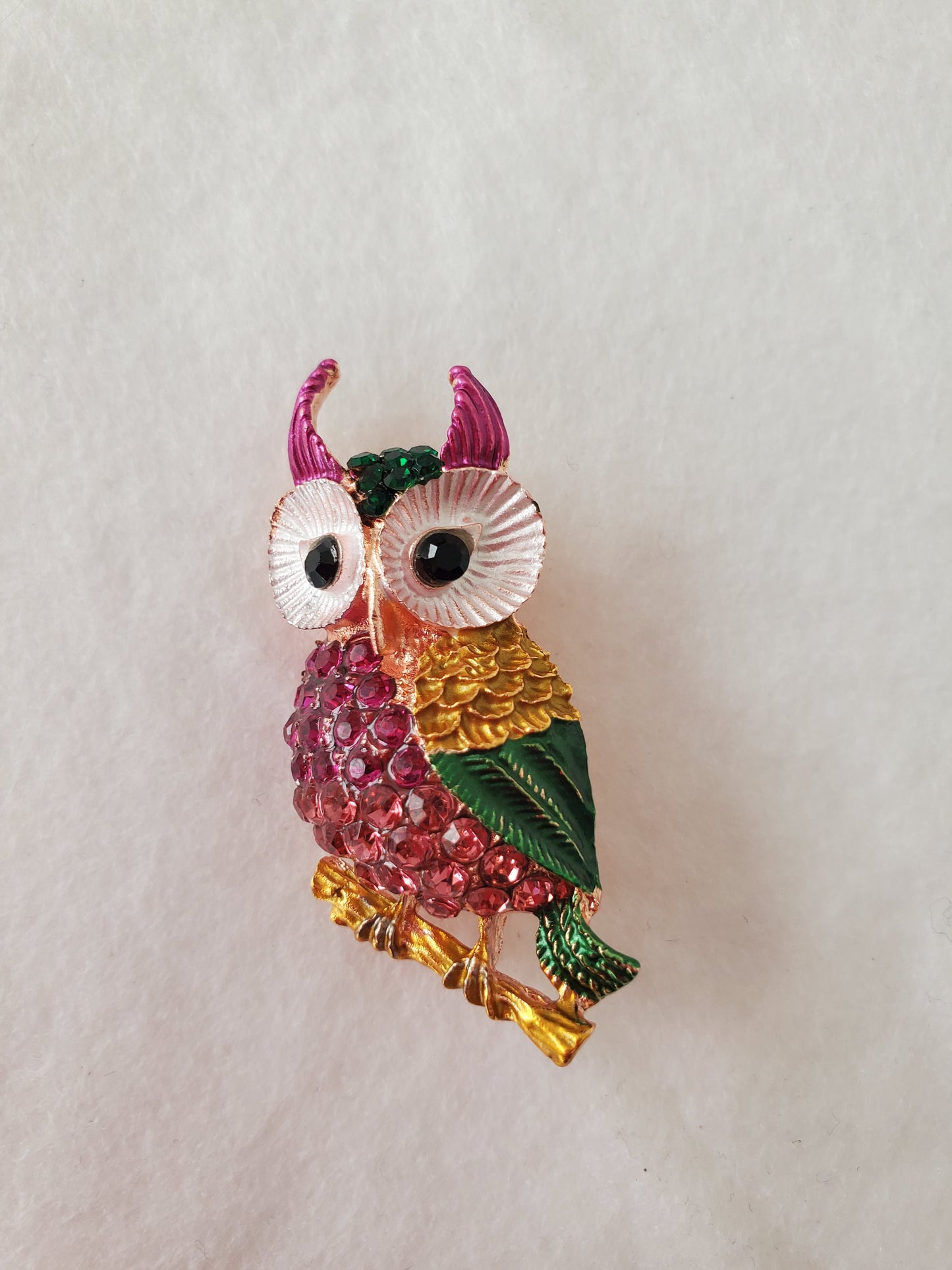 OWL STATEMENT PIN