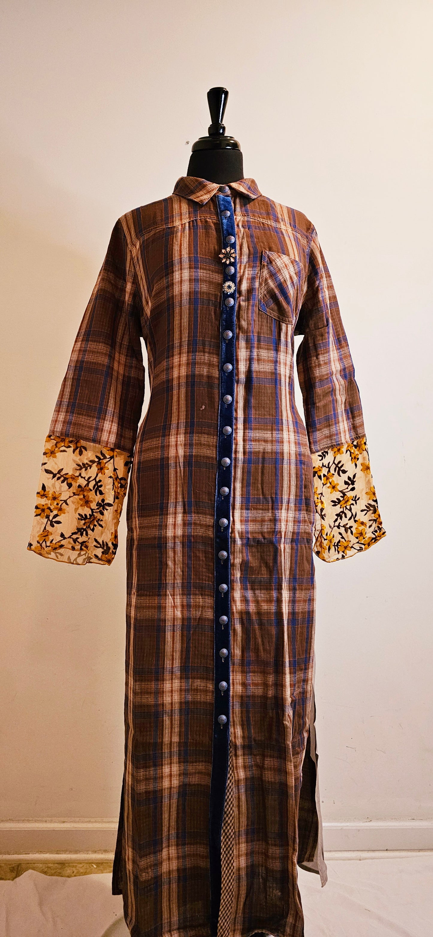 ANNA DUSTER