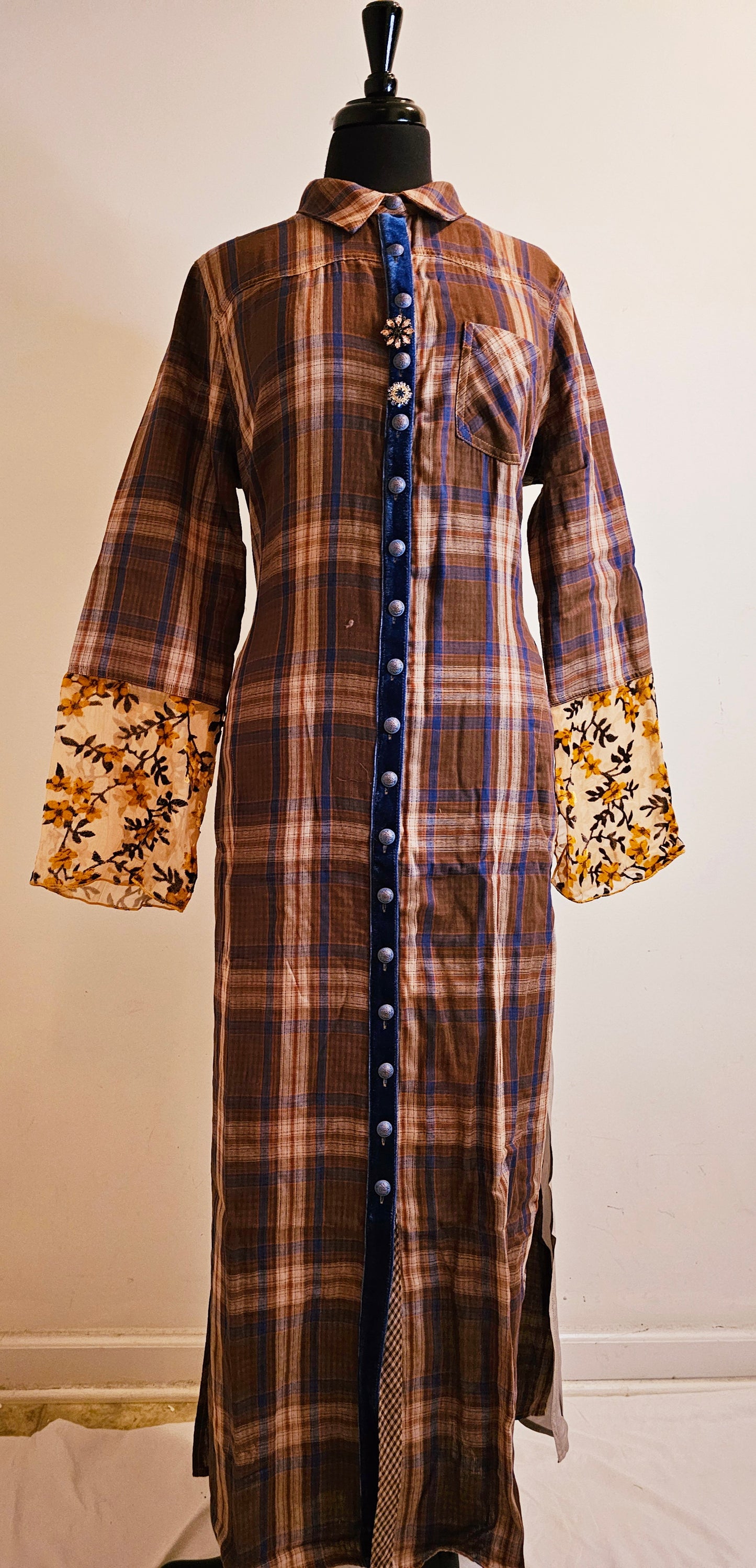 ANNA DUSTER