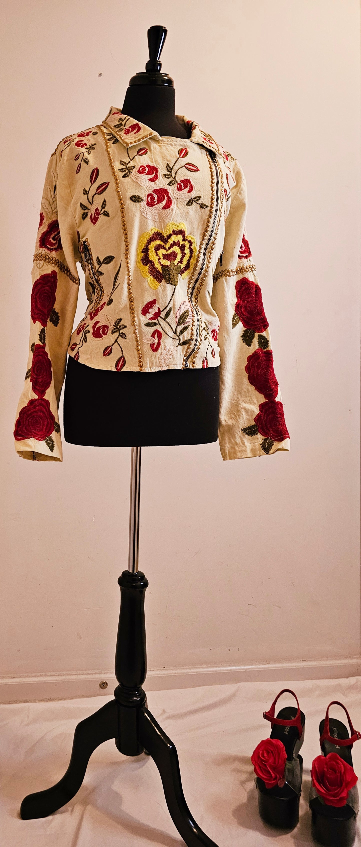 CARMEN EMBROIDERED JACKET