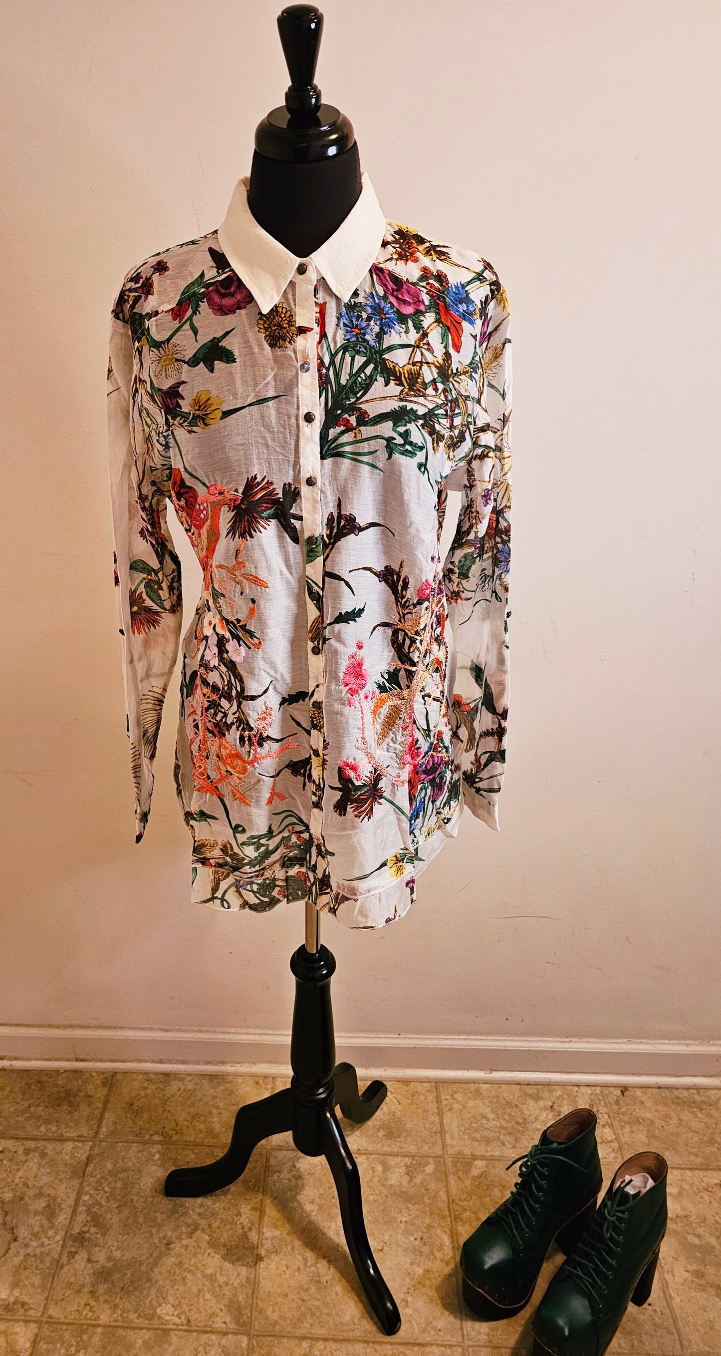 LILIA EMBROIDERED SHIRT