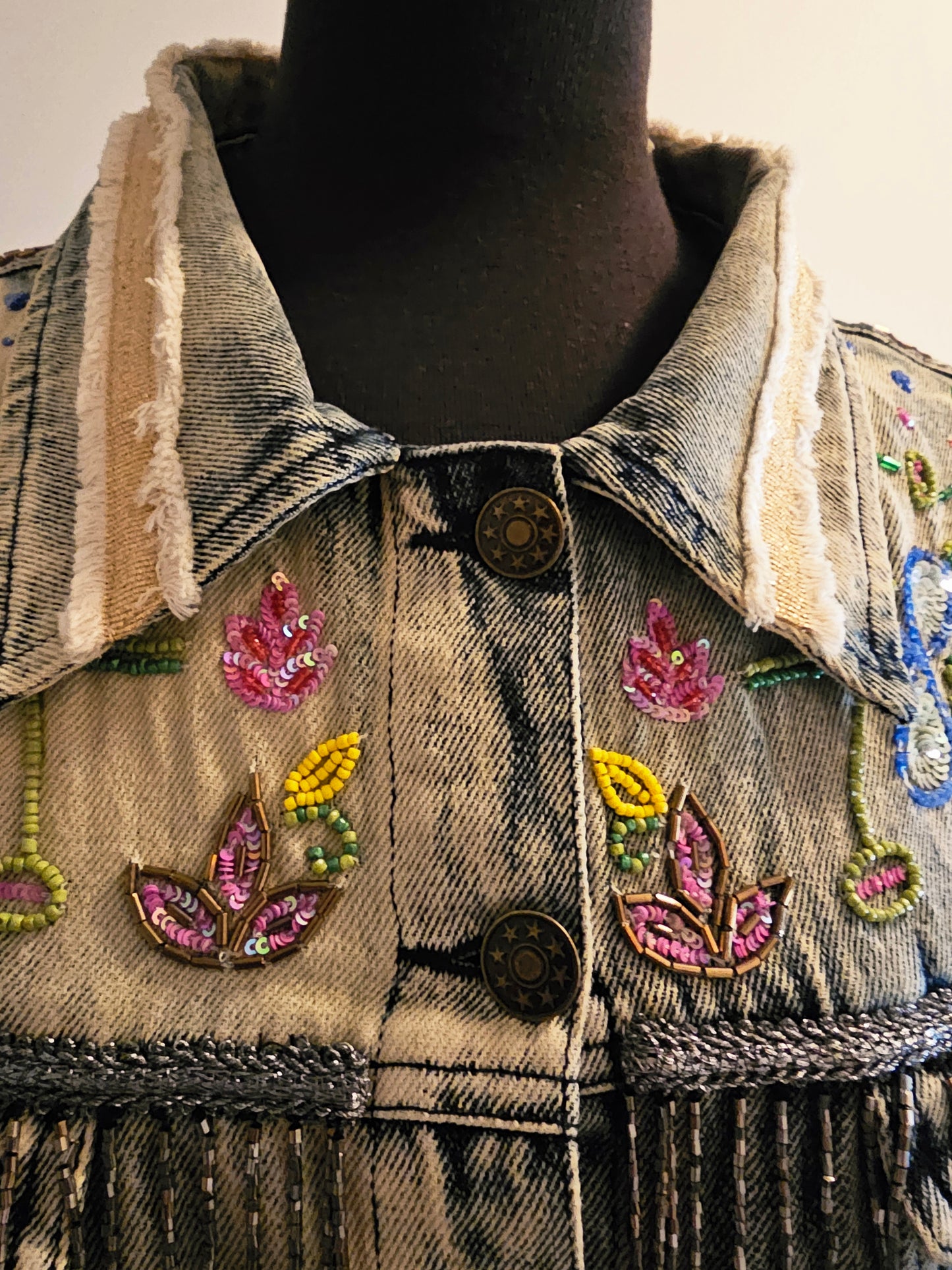 COUNTRY QUEEN EMBELLISHED DENIM JACKET