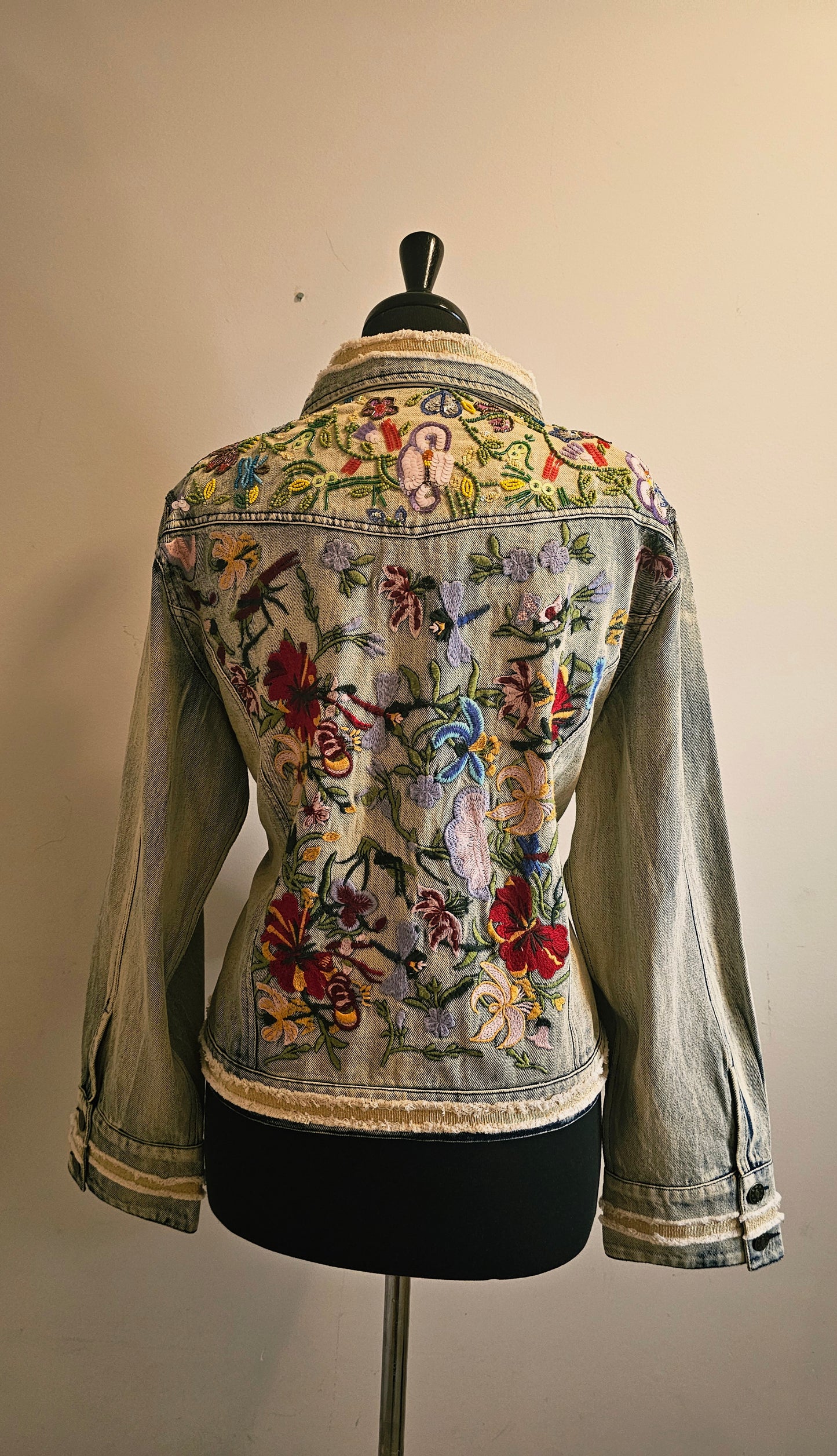 COUNTRY QUEEN EMBELLISHED DENIM JACKET