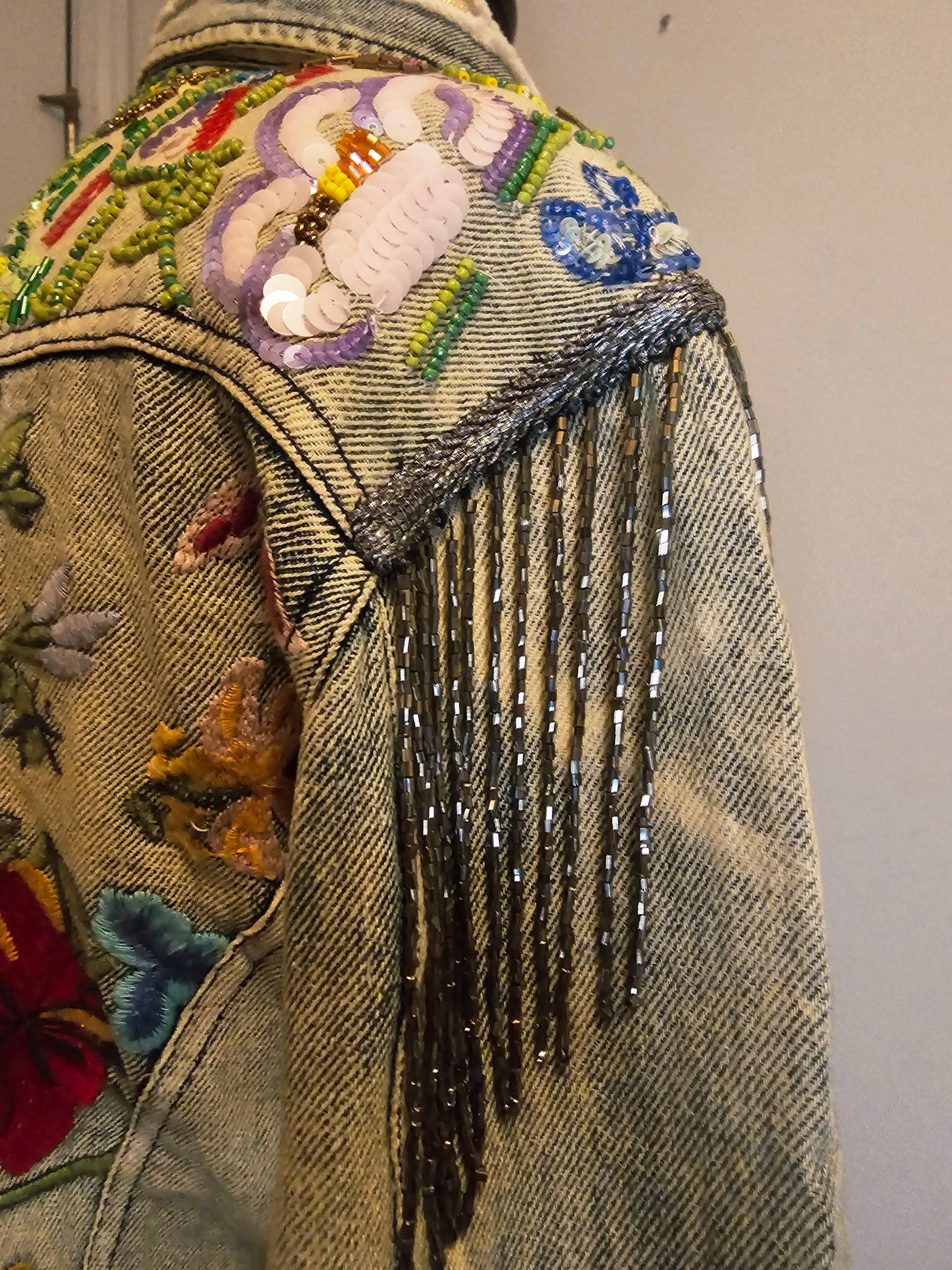 COUNTRY QUEEN EMBELLISHED DENIM JACKET
