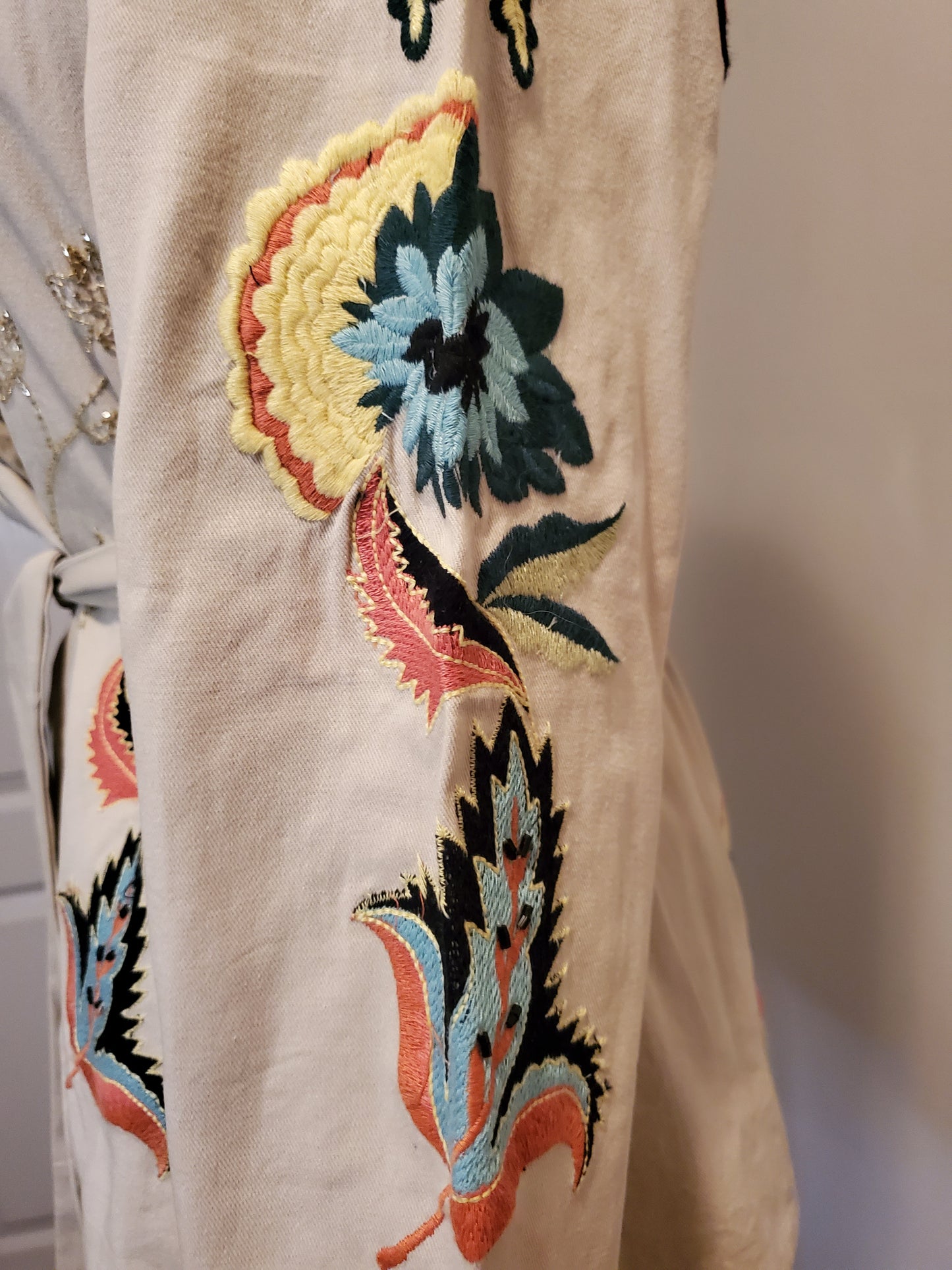 ARATTA EMBROIDERED IVORY JACKET