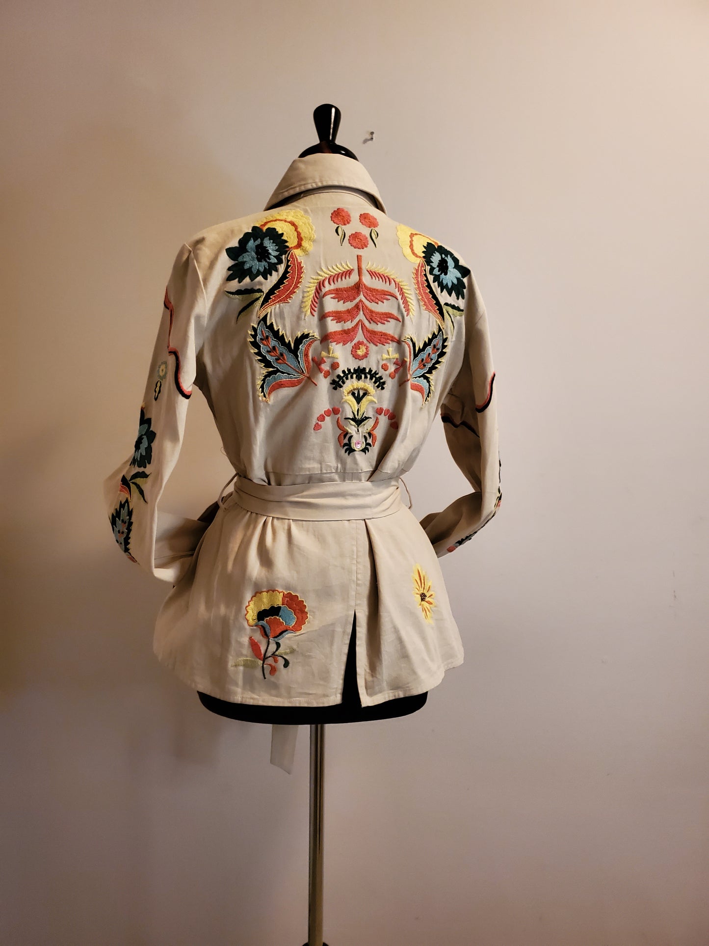 ARATTA EMBROIDERED IVORY JACKET