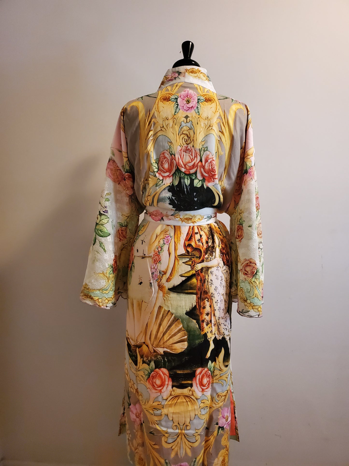 BIRTH OF VENUS KIMONO