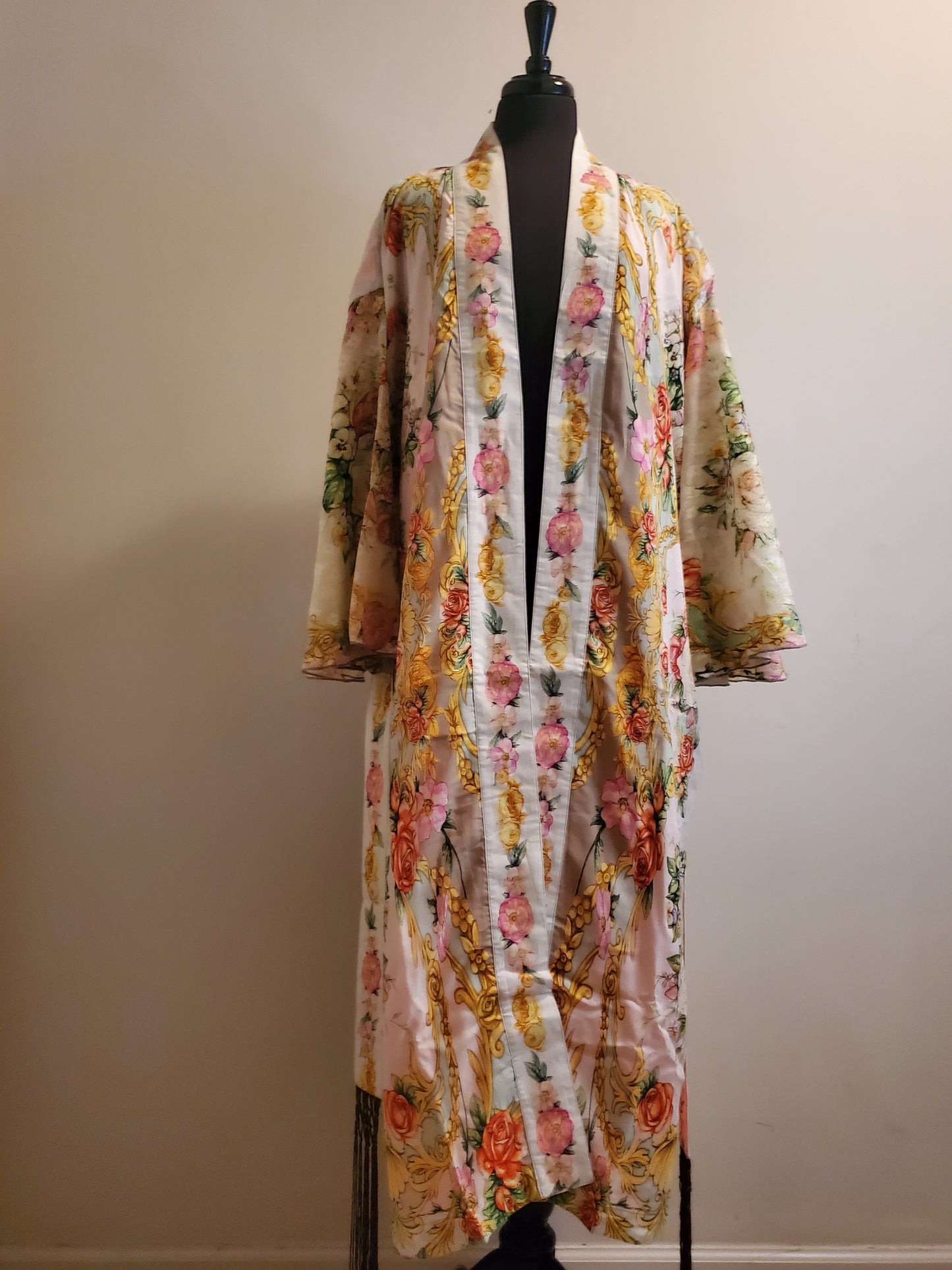 BIRTH OF VENUS KIMONO