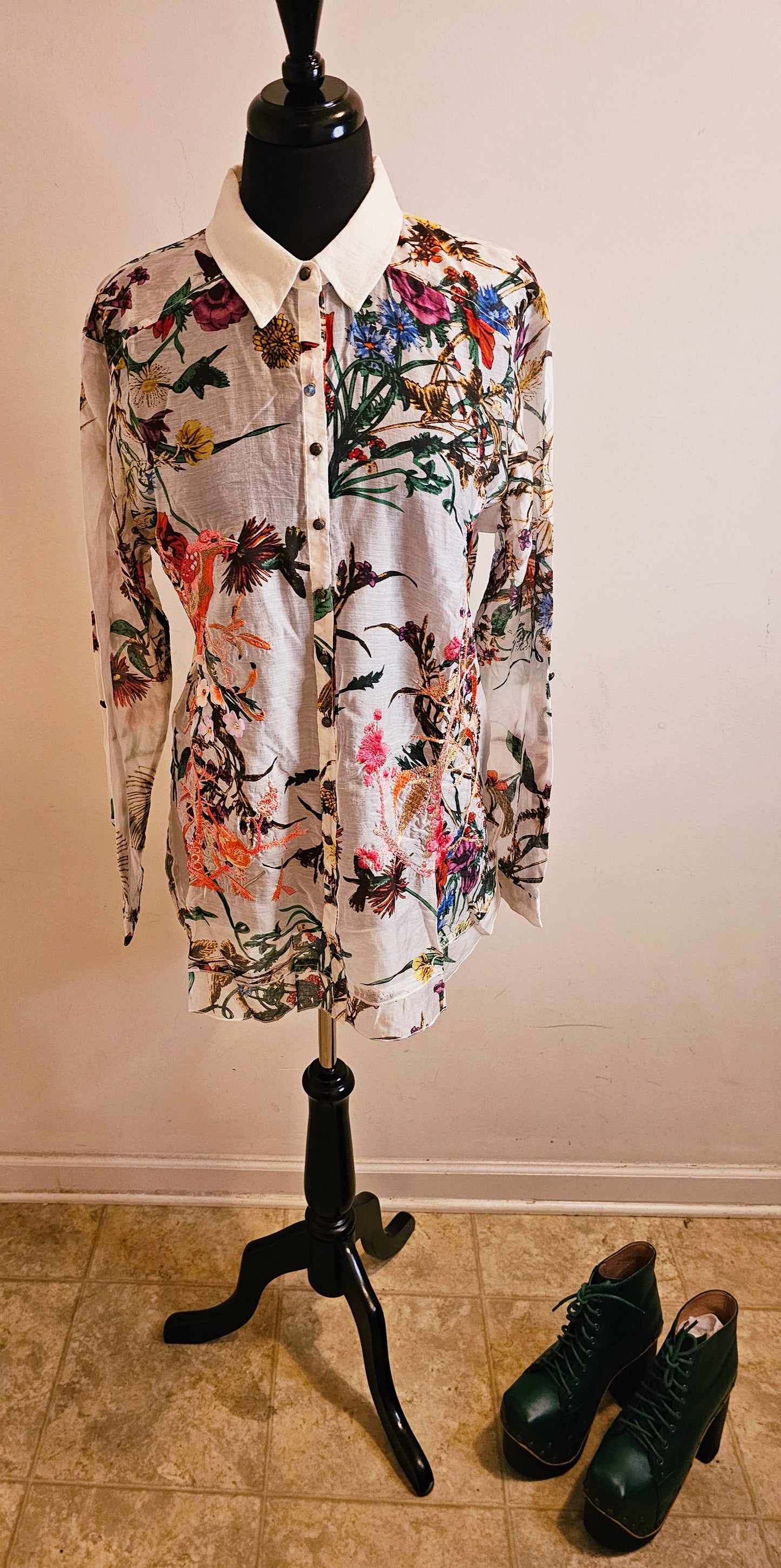 LILIA EMBROIDERED SHIRT