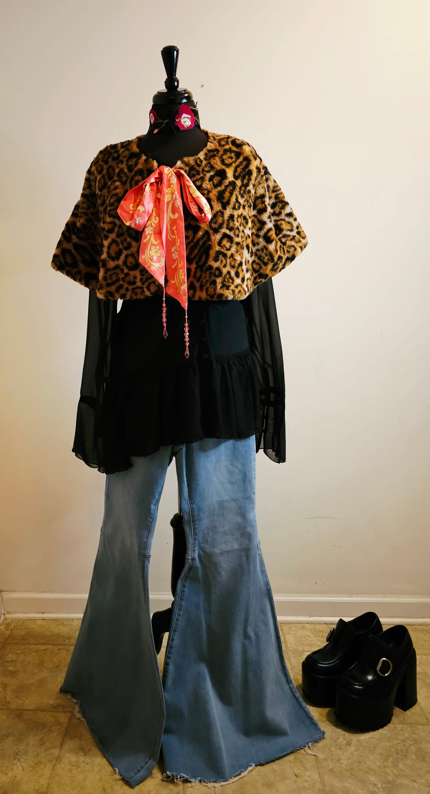 GRACE KELLY REVERSIBLE LEOPARD FUR CAPE