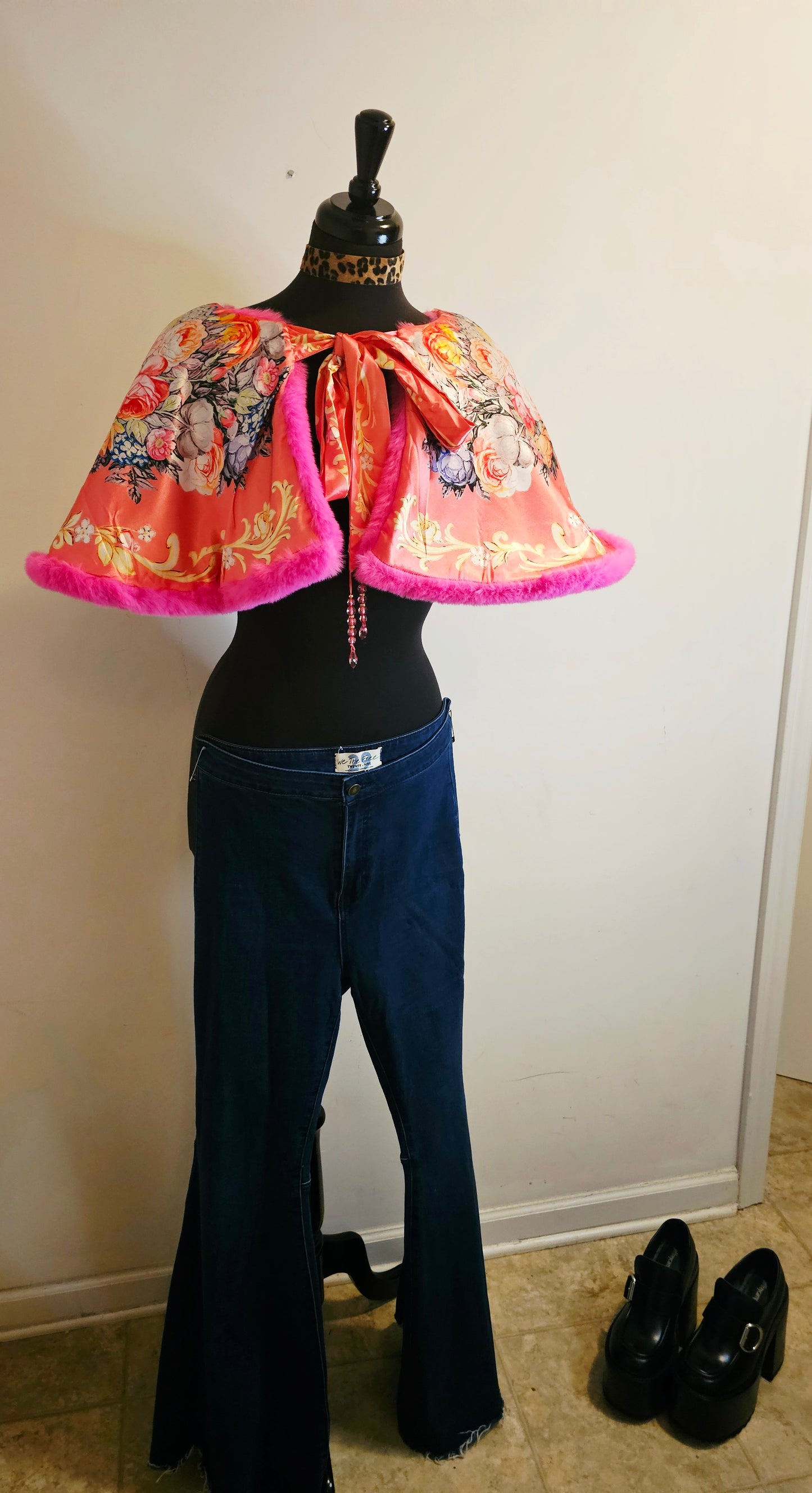 GRACE KELLY PINK REVERSIBLE CAPE