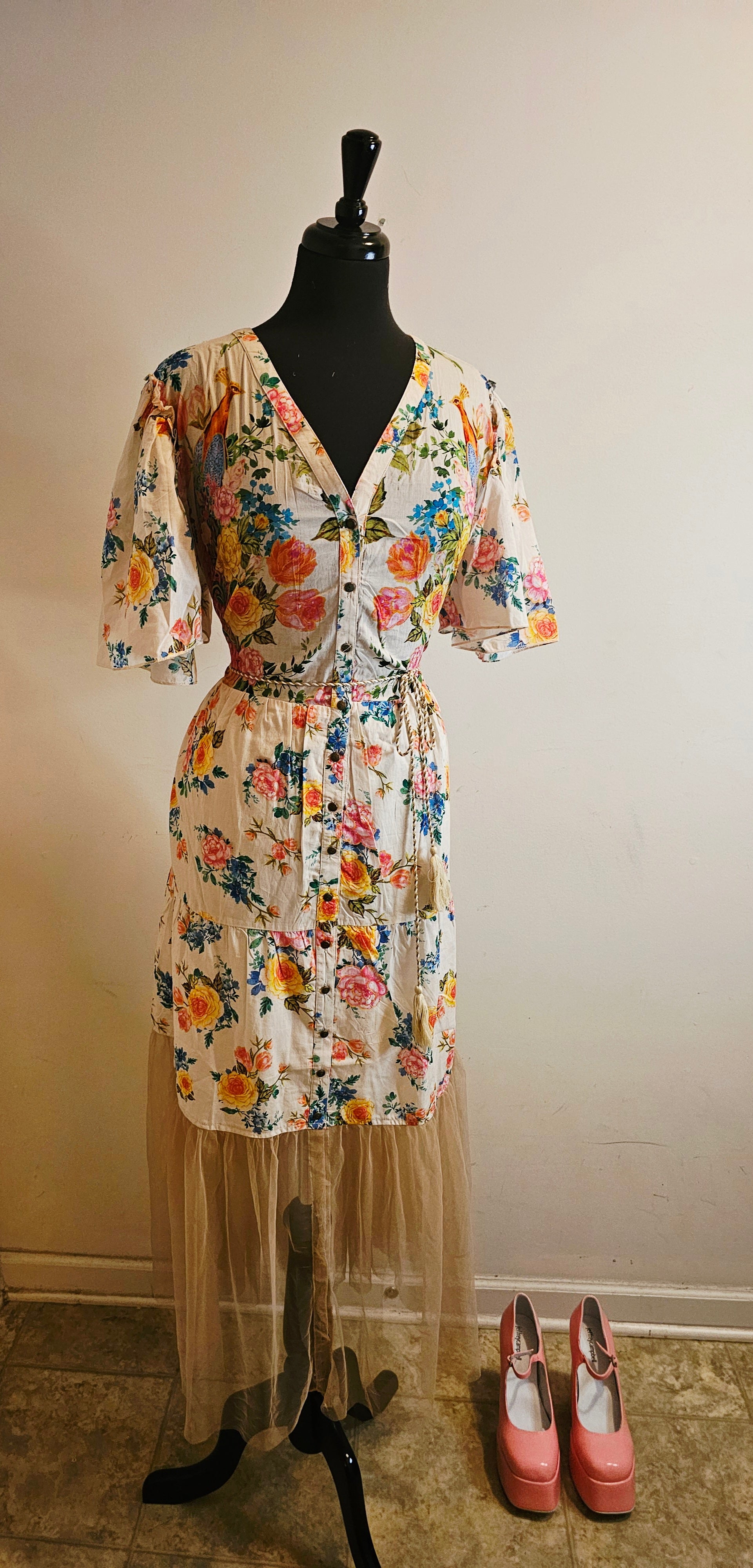 CAMELLIA VINTAGE WHITE TOP – Pinky's Closet