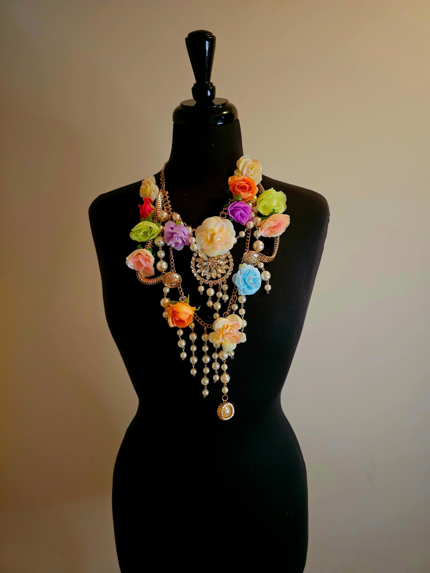 ROSALINE NECKLACE