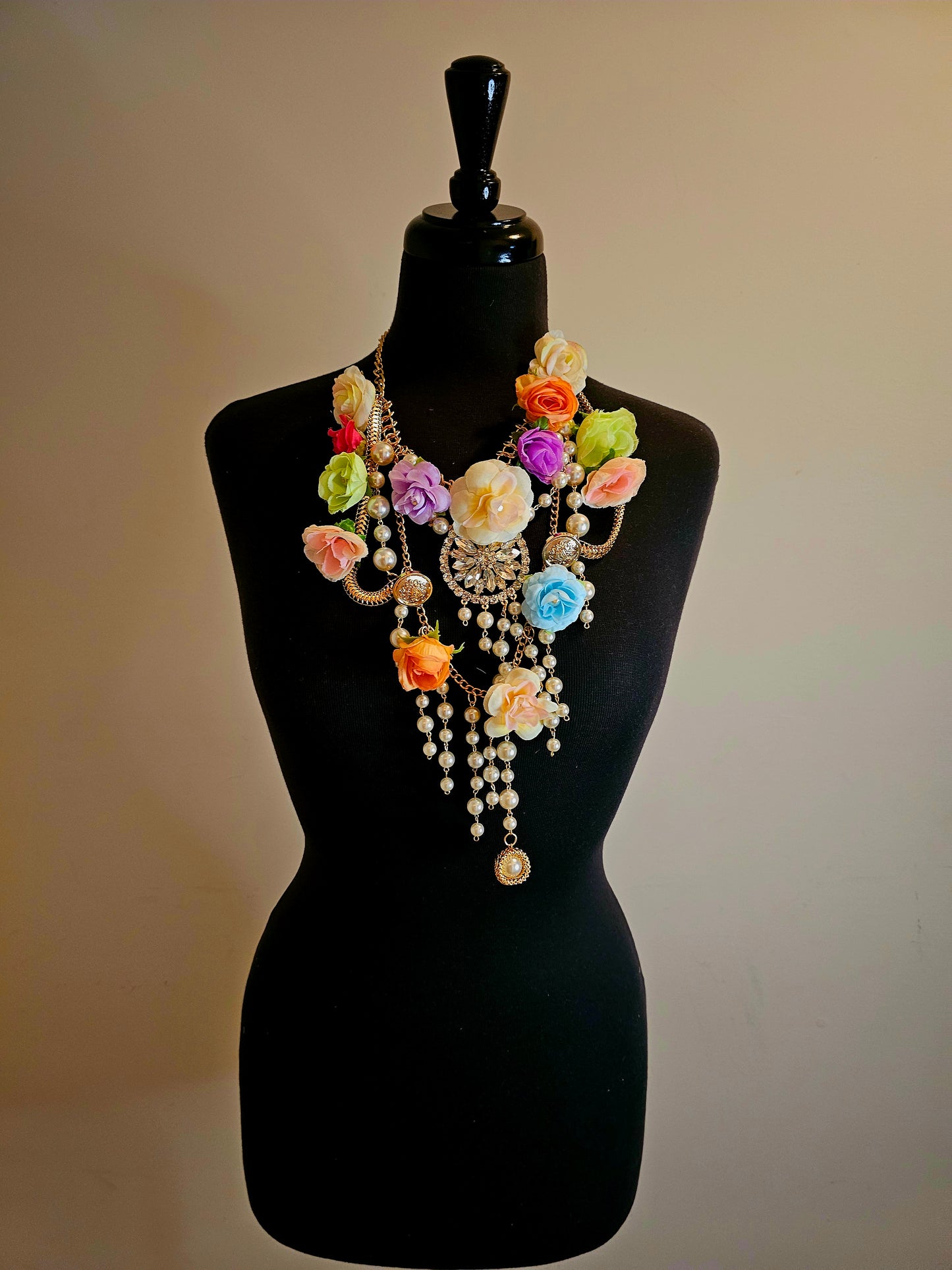 ROSALINE NECKLACE